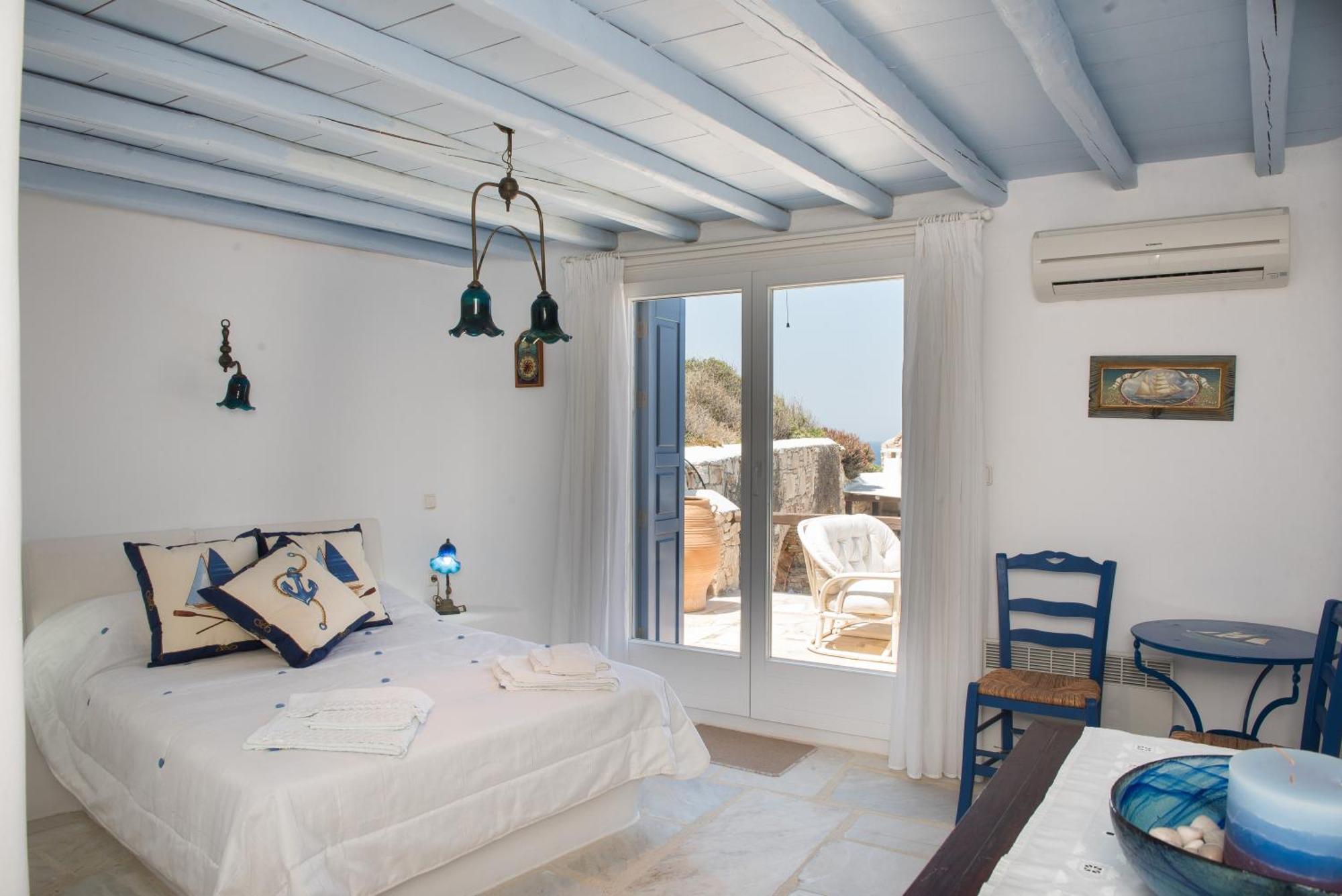 Willa Anna, By Mykonos Rocky