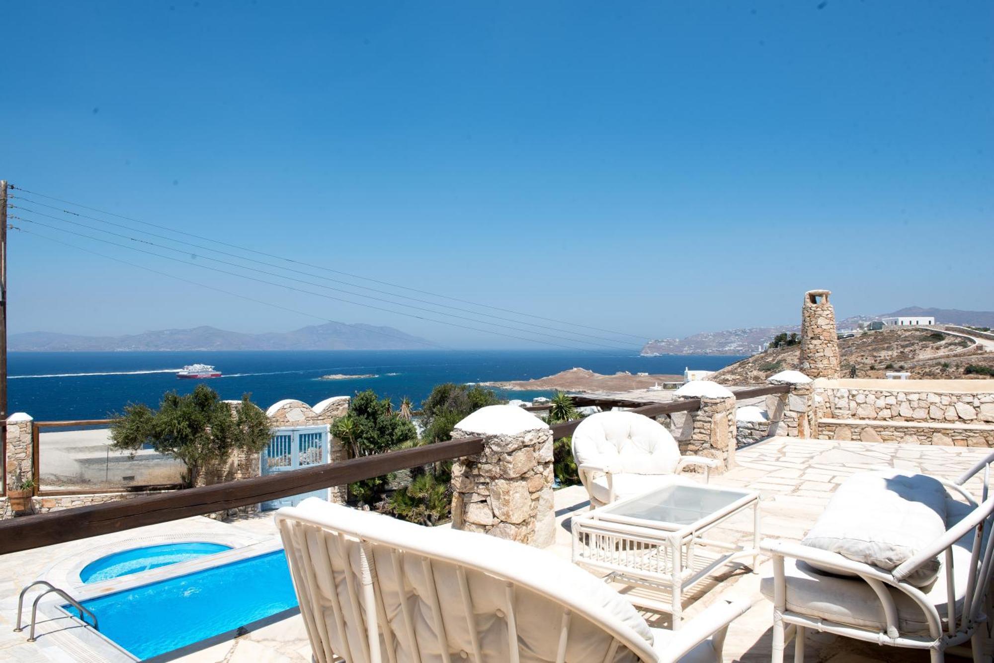 Willa Anna, By Mykonos Rocky