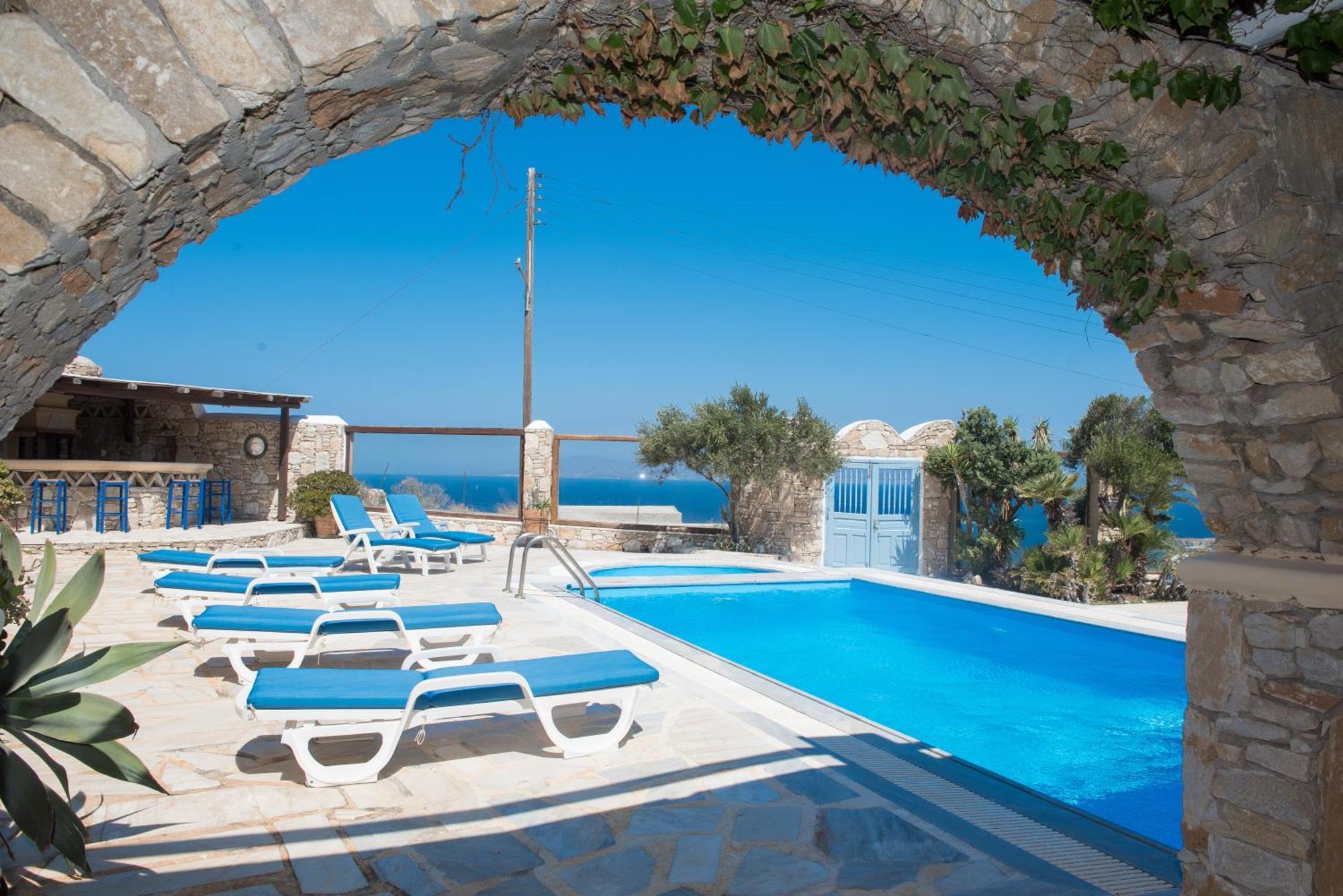 Anna, By Mykonos Rocky Willa